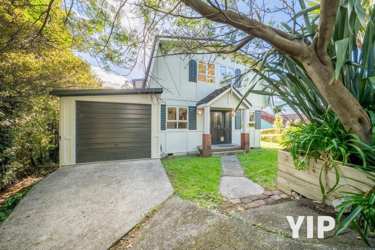 94 Normandale Road, Normandale, Lower Hutt - Carousel 1