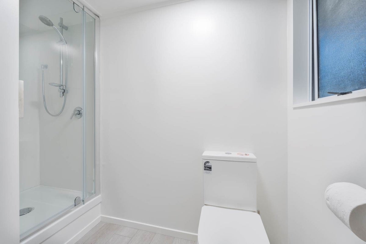 45 Cliff View Drive, Green Bay, Auckland - Carousel 23