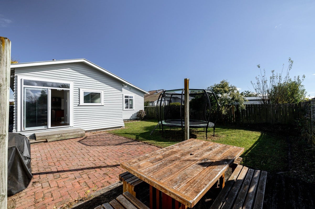 5 Perrin Place, Kelvin Grove, Palmerston North - Carousel 24