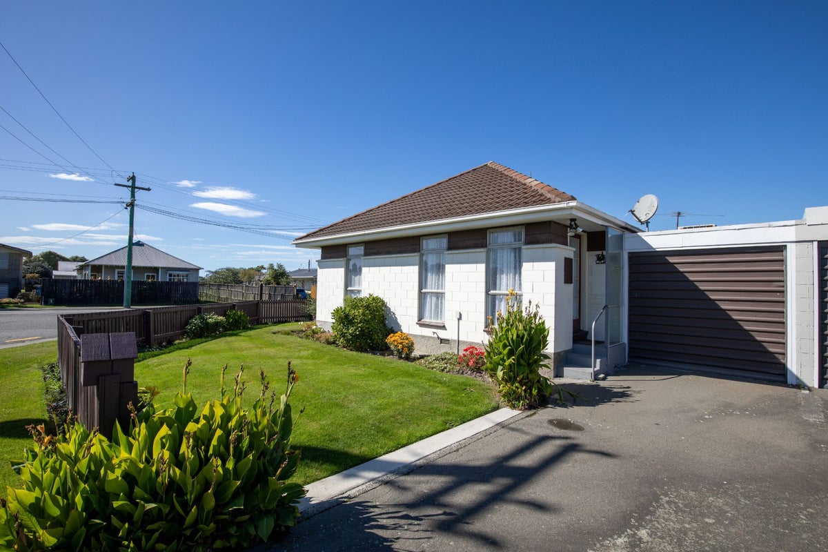 1A Witham Street, Hornby, Christchurch - Carousel 1