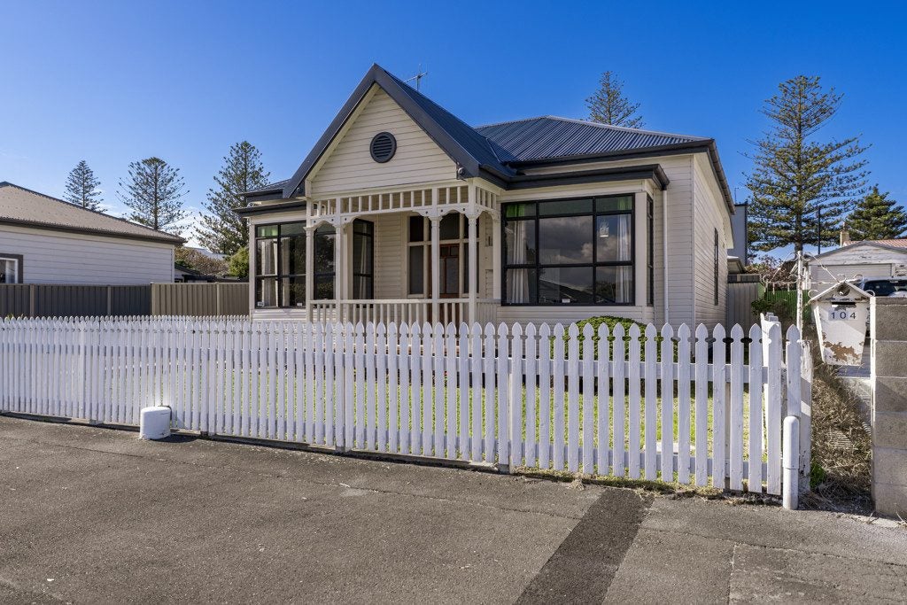 102 McGrath Street, Napier South, Napier - Carousel 1