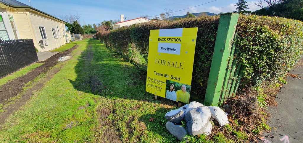 38 Fox Street, Featherston - Carousel 7