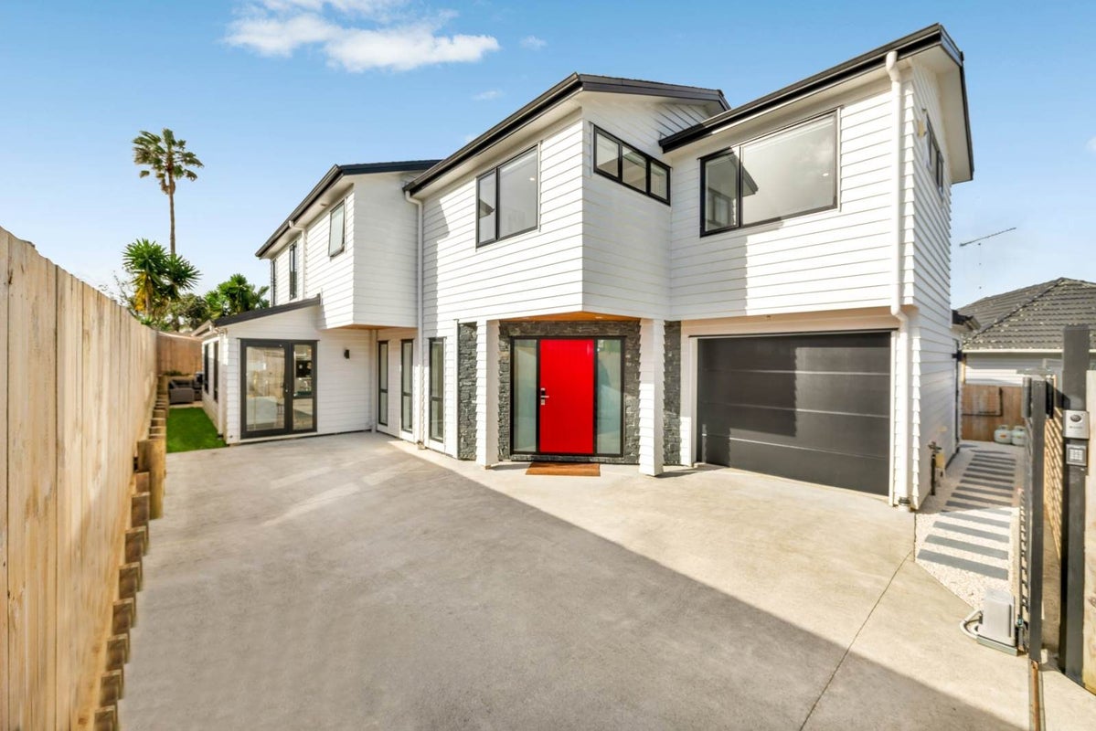 14A Okareka Place, Pakuranga Heights, Auckland - Carousel 1