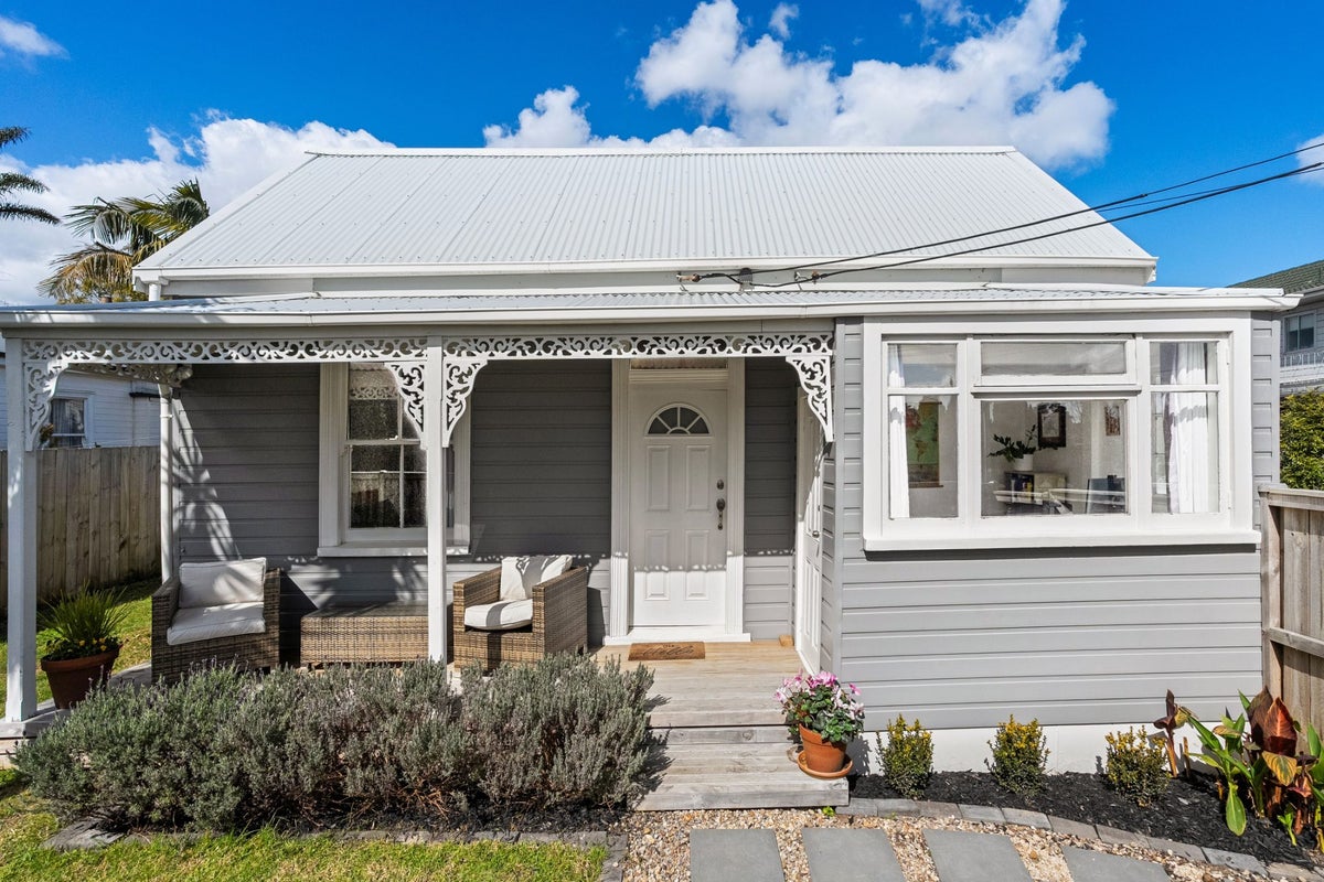 5 Luke Street, Otahuhu, Auckland - Carousel 1