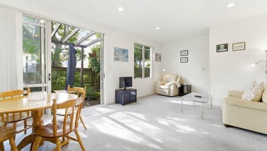 2/38 Fields Parade, Oteha, Auckland - Carousel 1