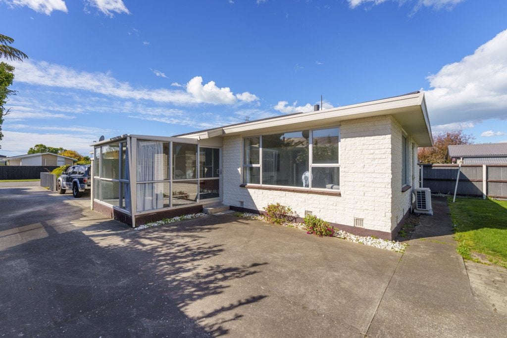 2/12 Bayswater Crescent, Bromley, Christchurch - Carousel 1
