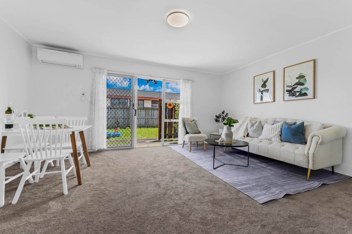 1/17 Latham Avenue, Pakuranga, Auckland - Carousel 1