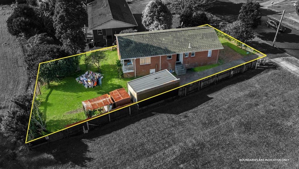 42 Gilbert Road, Otara, Auckland - Carousel 1