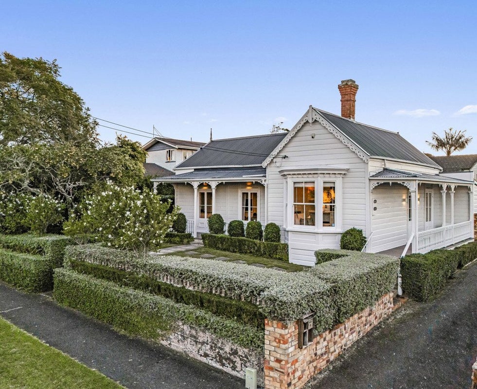16 Wairakei Street, Greenlane, Auckland - Carousel 1