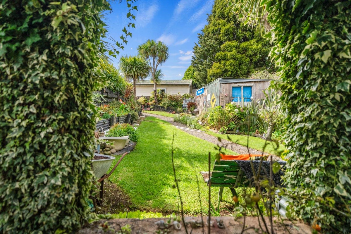 46 Oraha Road, Kumeu - Carousel 1