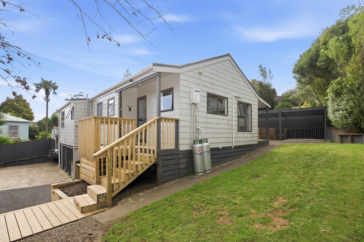 10A Nahum Street, Paeroa, Paeroa - Carousel 1