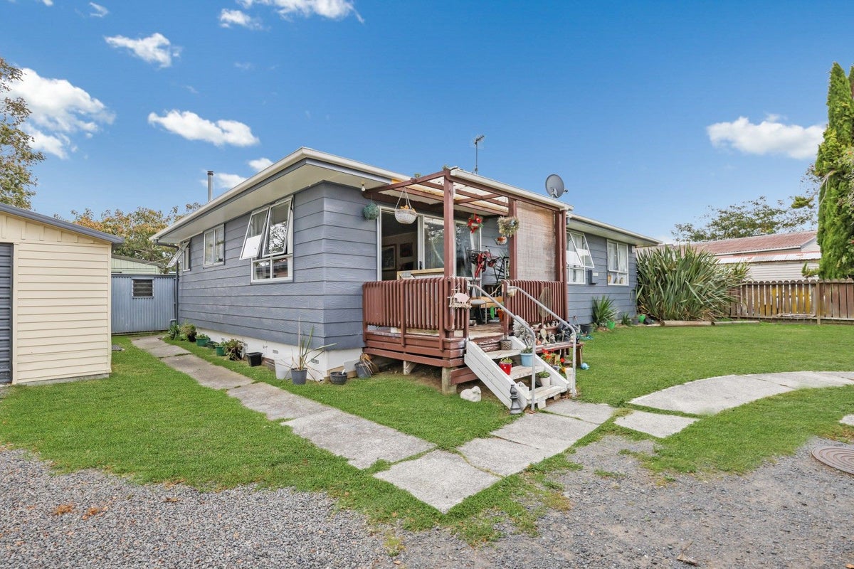 25 Crawshaw Drive, Nawton, Hamilton - Carousel 1