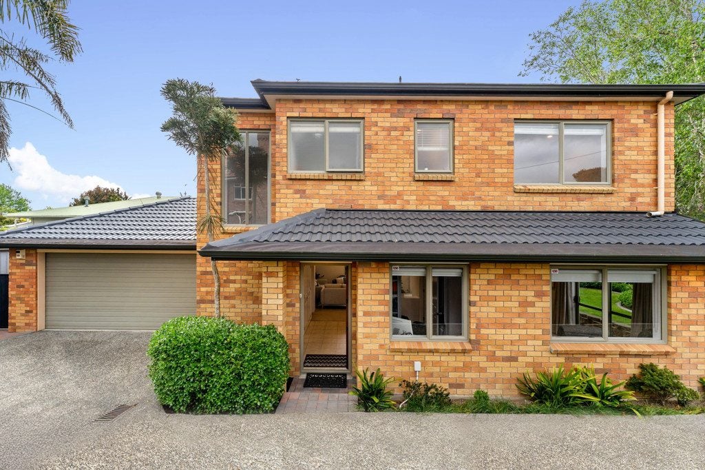 10 Coyle Street, Sandringham, Auckland - Carousel 1