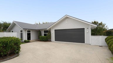 16 Okataina Street, Pyes Pa, Tauranga - Carousel 1