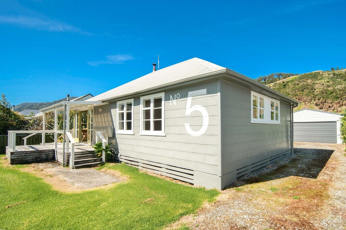 5 Main Road, Ngakawau, Hector - Carousel 11