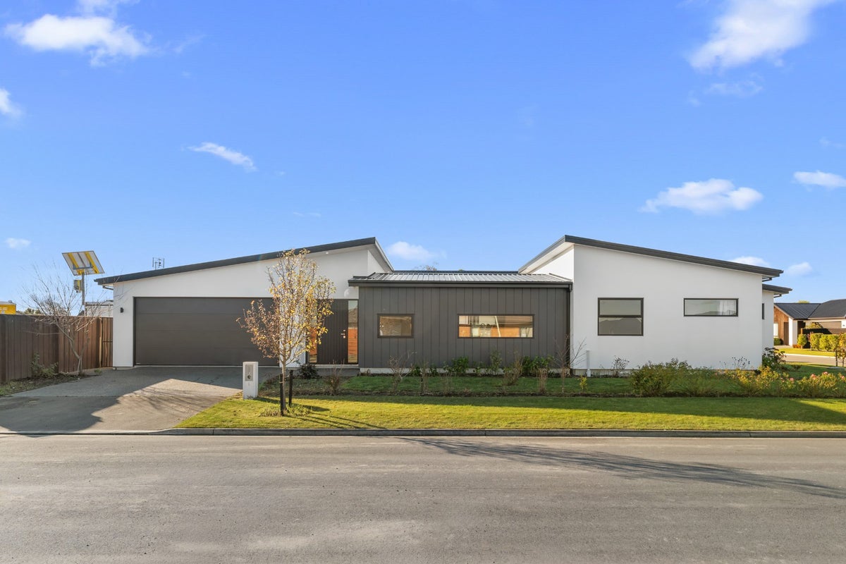 6 Herbert Street, Halswell, Christchurch - Carousel 1
