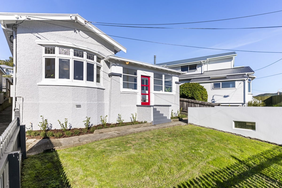 82 Northland Road, Northland, Wellington - Carousel 1