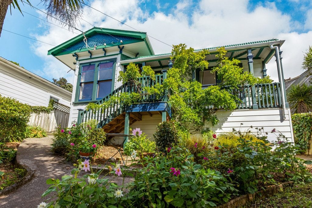 162 Ohiro Road, Brooklyn, Wellington - Carousel 1