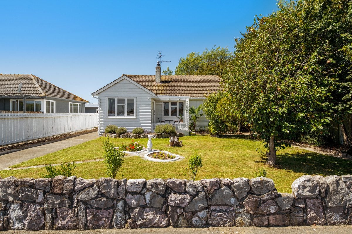 60 Hutcheson Street, Mayfield, Blenheim - Carousel 1