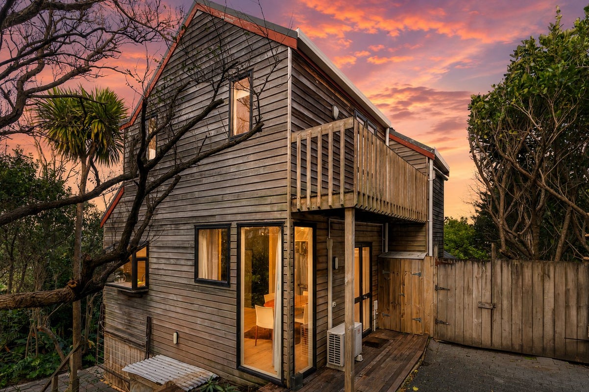 42 Waipa Street, Birkenhead, Auckland - Carousel 1
