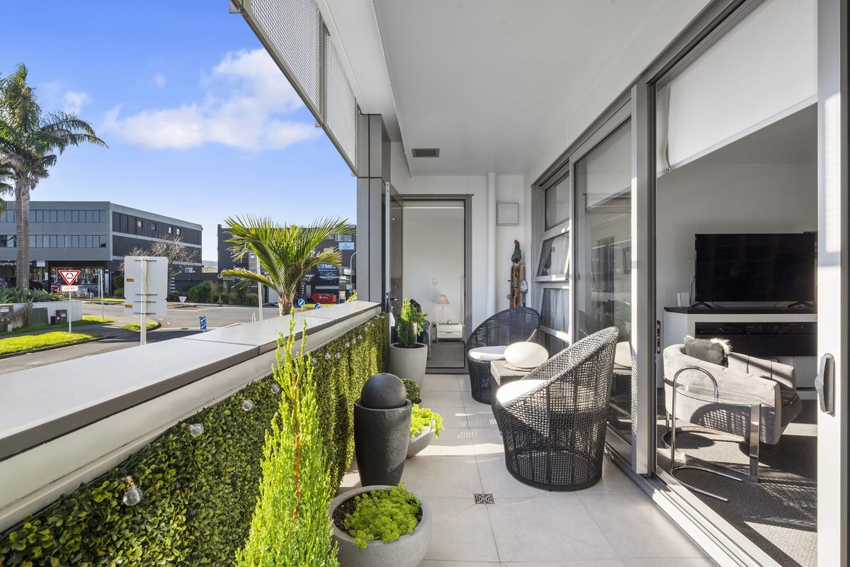 103/16 Huron Street, Takapuna, Auckland - Carousel 1