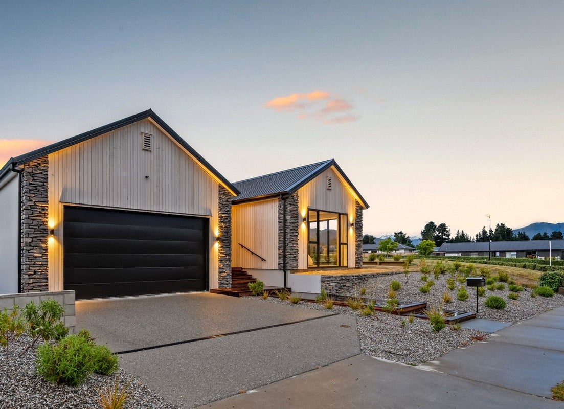 11 Rua Street, Albert Town, Wanaka - Carousel 2