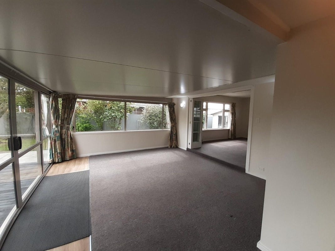 6 Bourne Crescent, Papanui, Christchurch - Carousel 1
