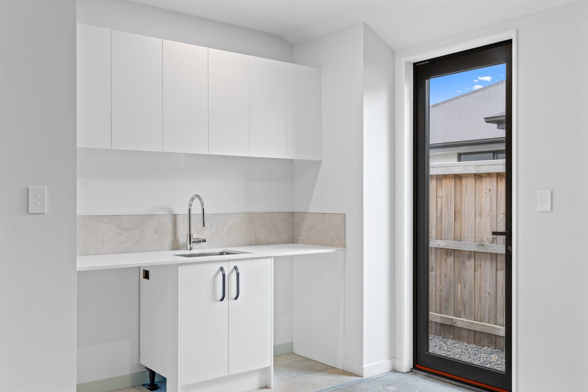 13 Samantha Lawry Road, Hornby, Christchurch - Carousel 13
