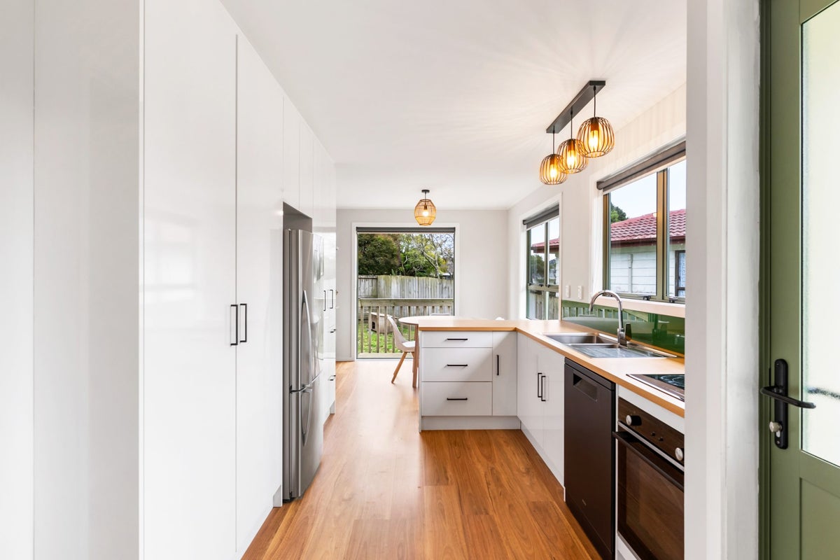 23 Luanda Drive, Ranui, Auckland - Carousel 2