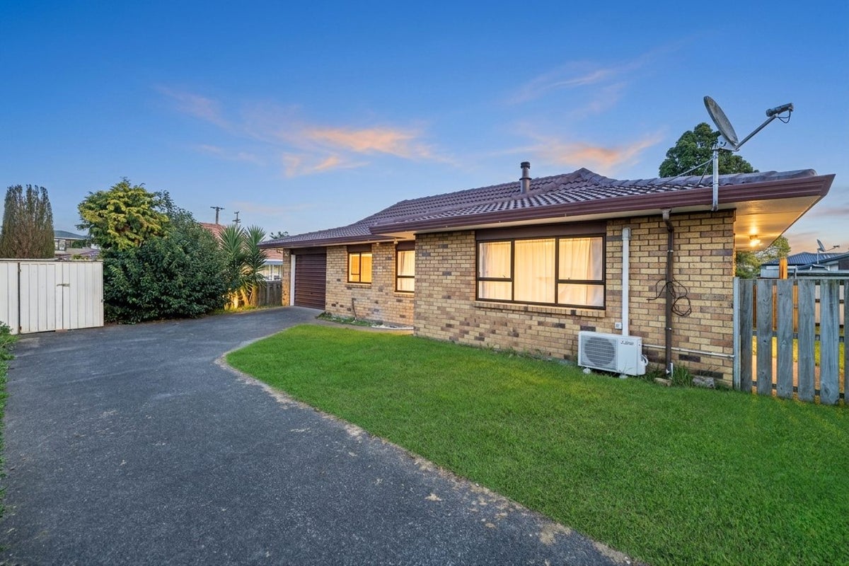 15A Alma Crescent, Papakura, Papakura - Carousel 2