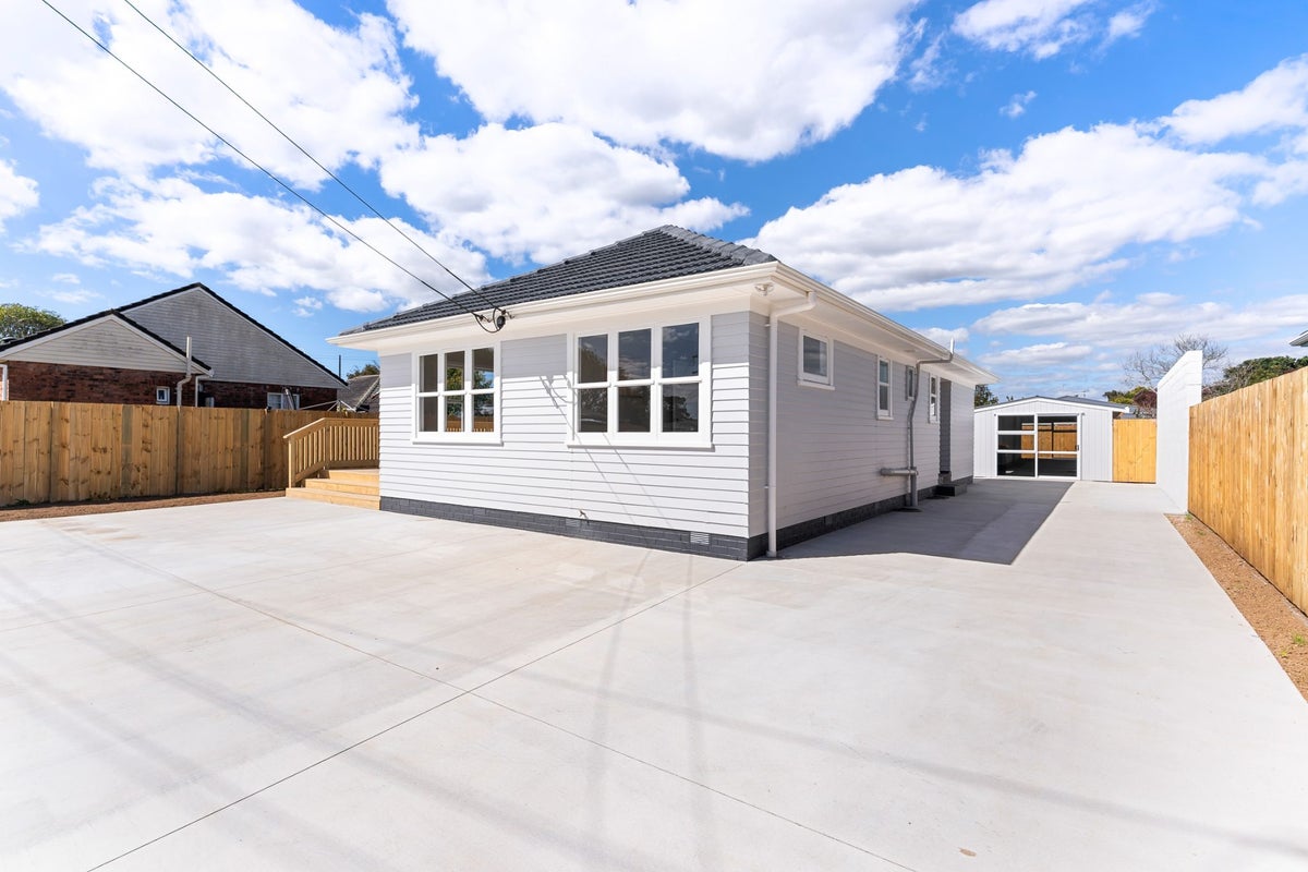 69 Ashton Avenue, Otara, Auckland - Carousel 1