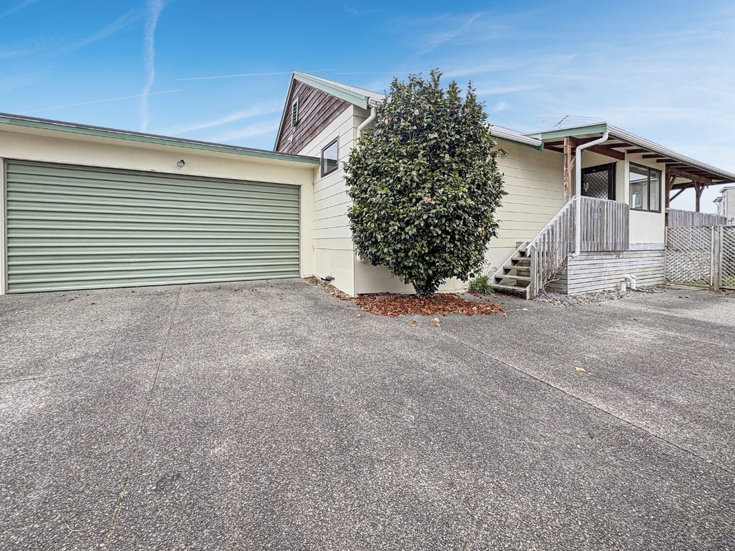 73 Red Beach Road, Red Beach, Red Beach - Carousel 1