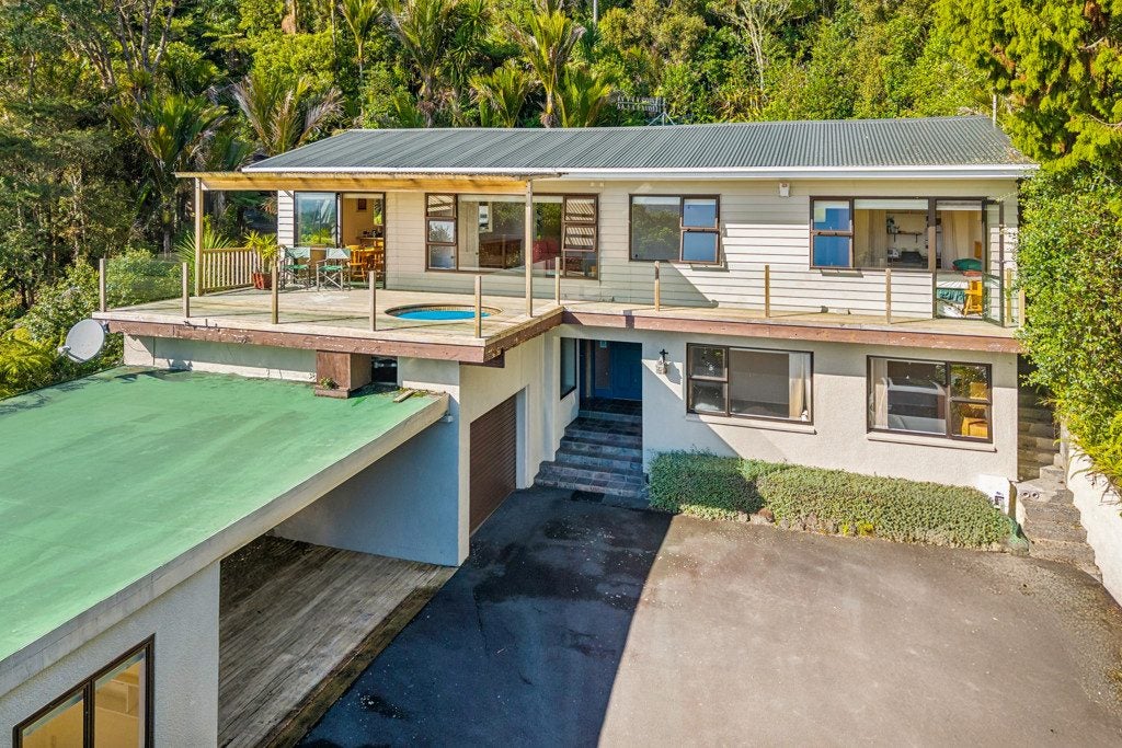 12 Kohu Road, Titirangi, Auckland - Carousel 1