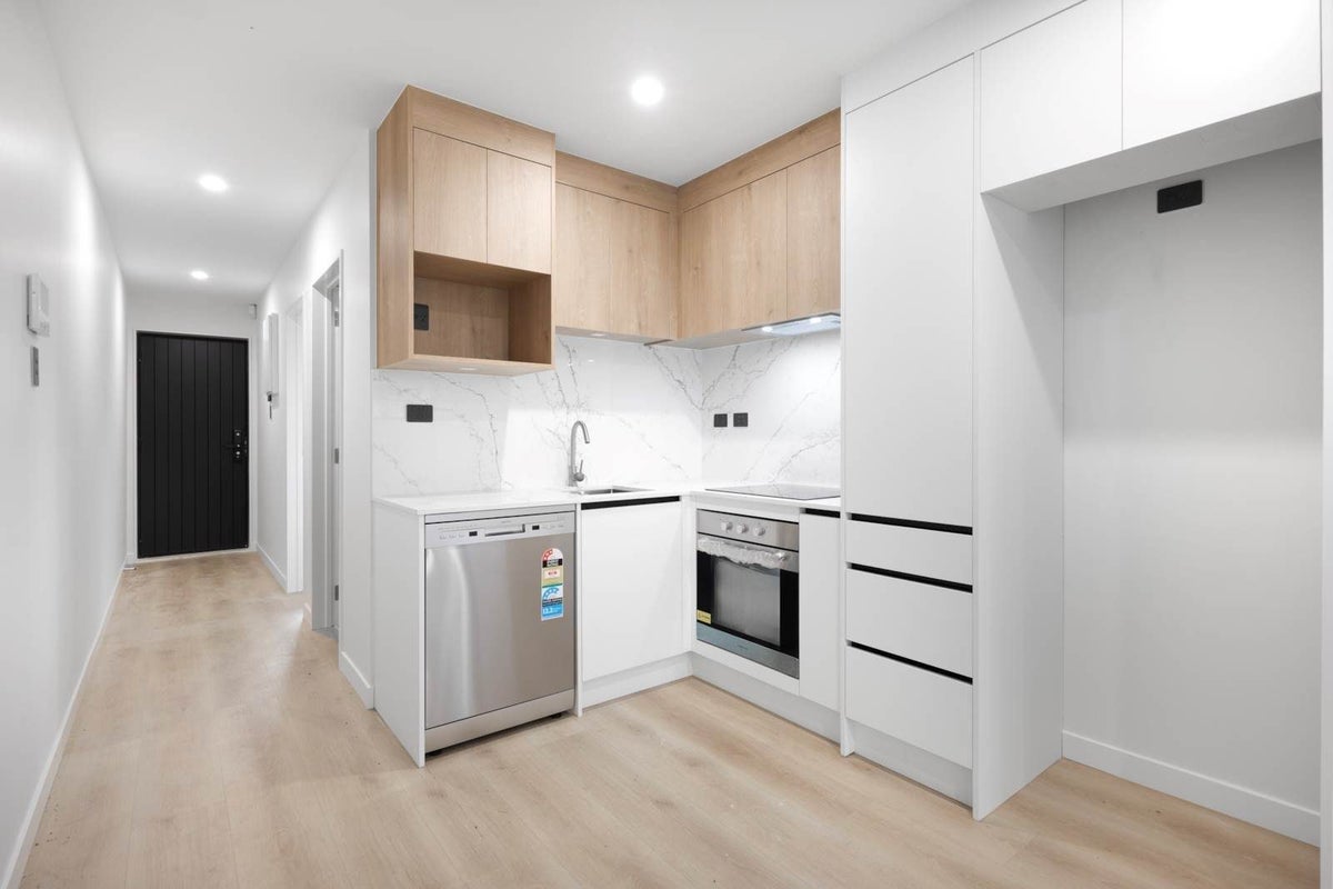8/399 Massey Road, Mangere East, Auckland - Carousel 2