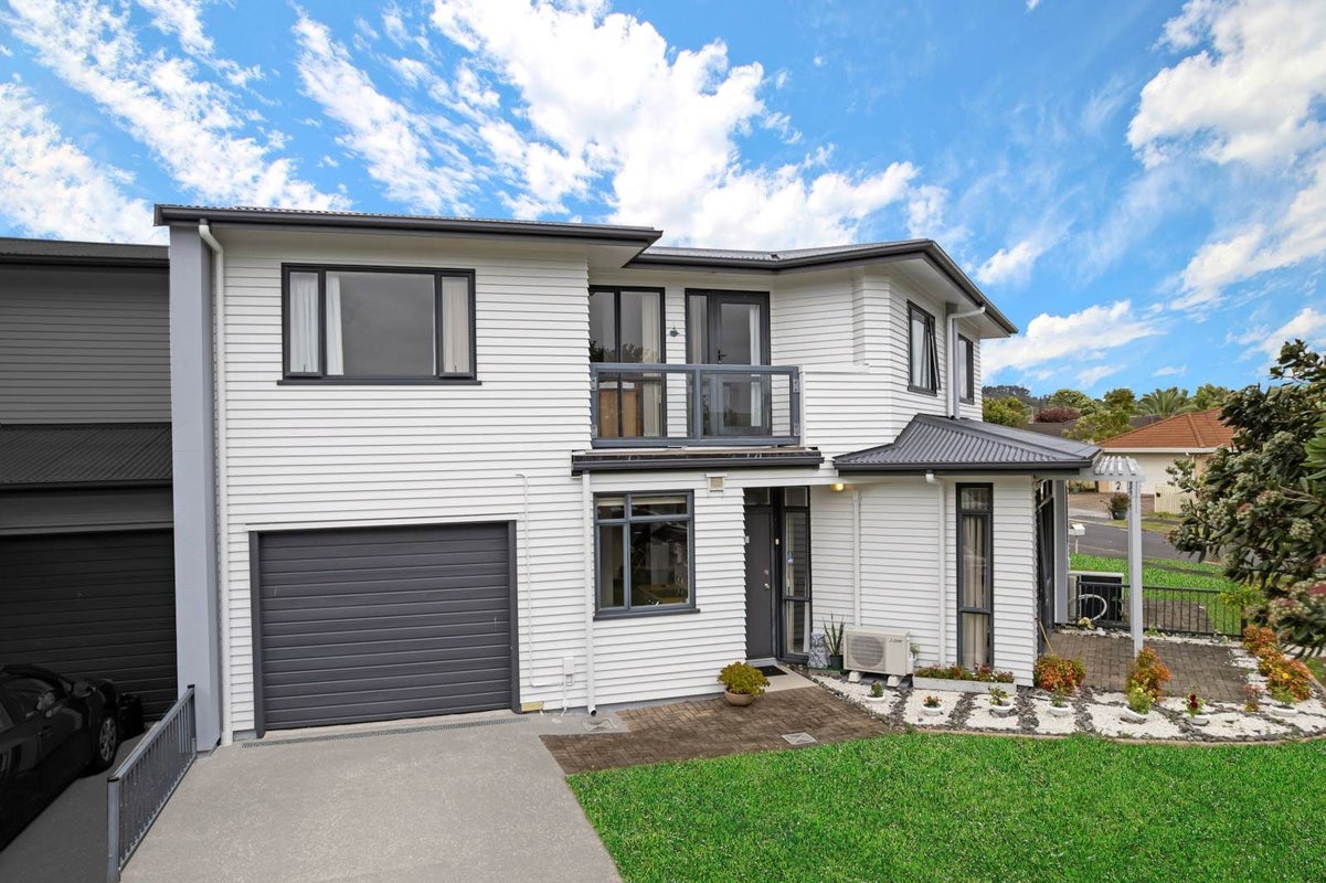 17/2 Armoy Drive, East Tamaki, Auckland - Carousel 1