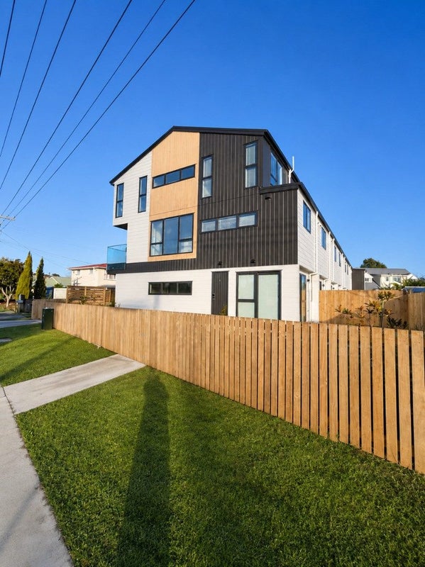1/36 Longburn Road, Henderson, Auckland - Carousel 1