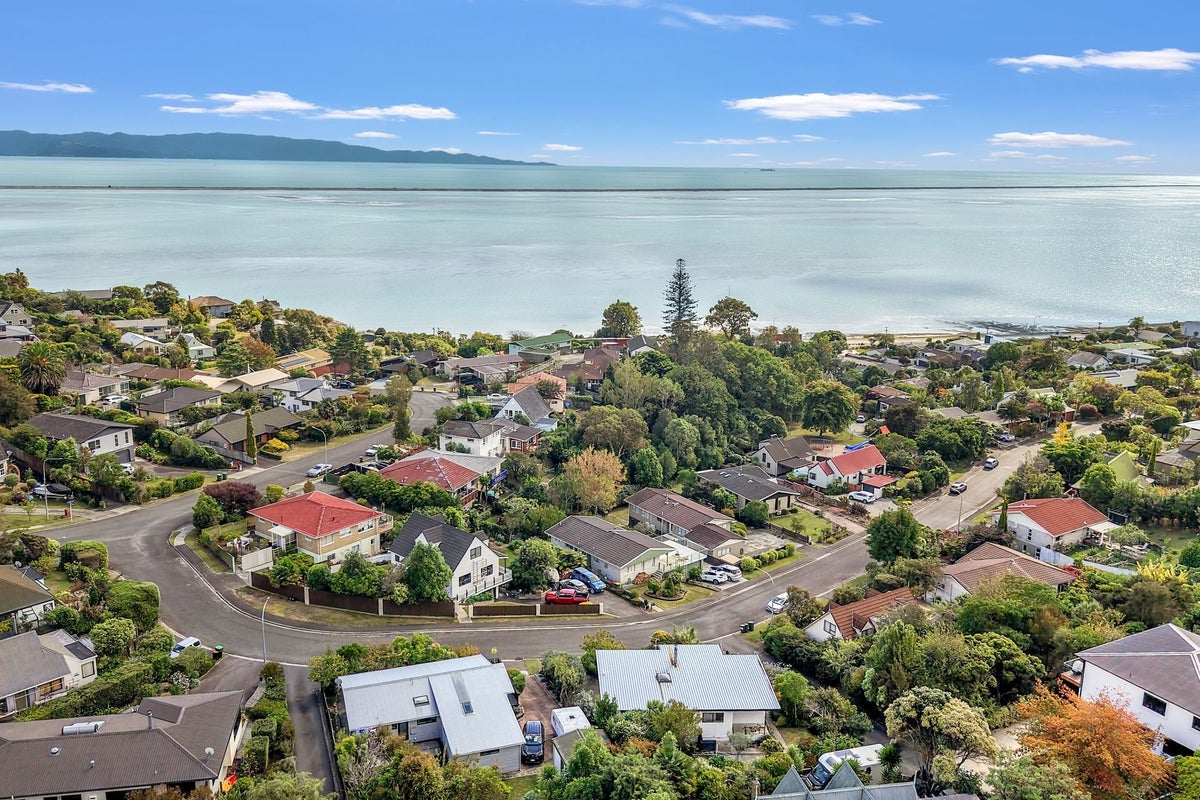 12 Montrose Drive, Atawhai, Nelson - Carousel 1