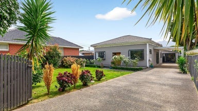 975 Fergusson Drive, Ebdentown, Upper Hutt - Carousel 1