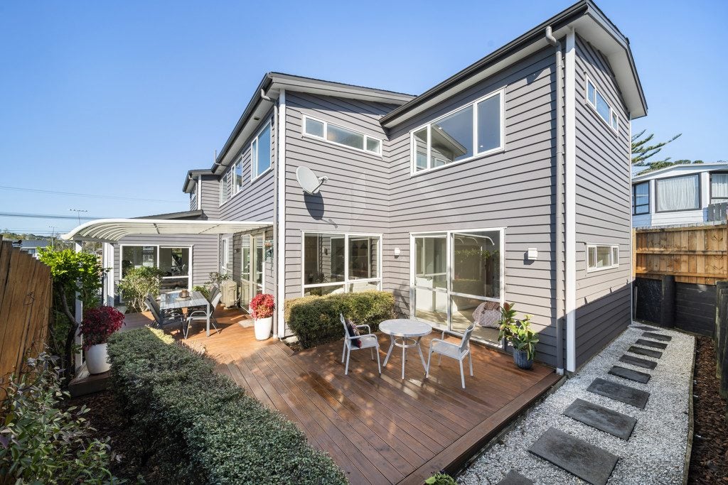 5 Lyttelton Avenue, Forrest Hill, Auckland - Carousel 1