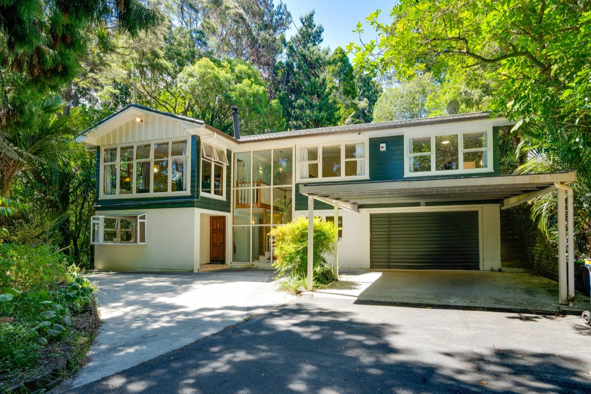 Property Valuation for 54 Waima Crescent, Titirangi, Auckland | Trade ...