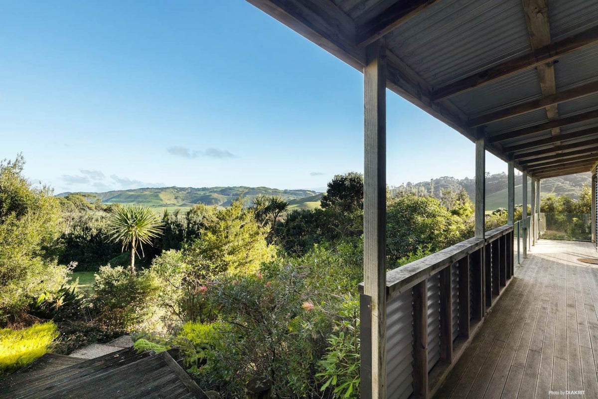 26 West Coast Road, Waiuku - Carousel 1