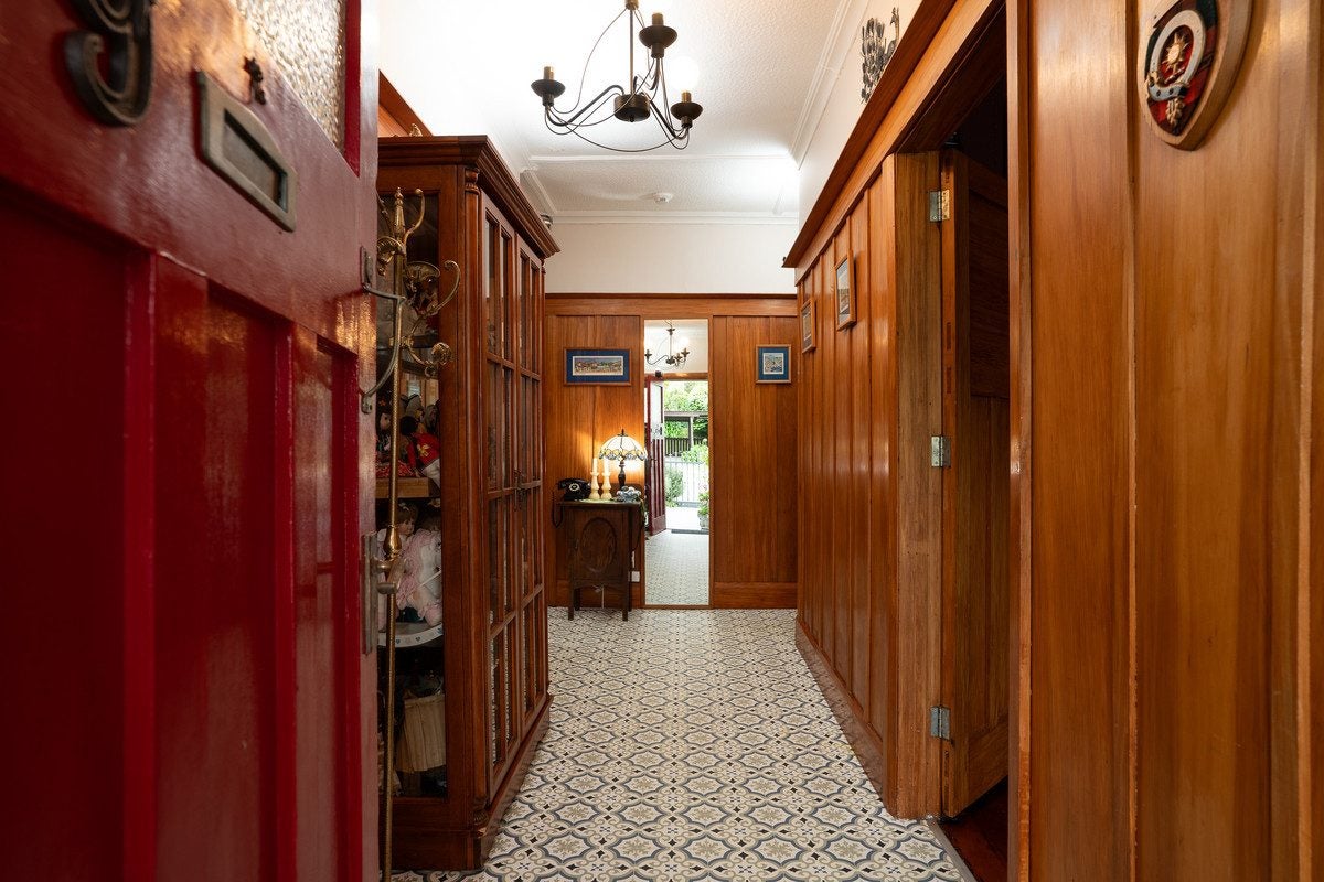 9 Marshall Street, Karori, Wellington - Carousel 2