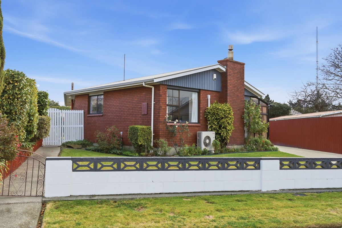 27 Florida Street, Hornby, Christchurch - Carousel 2