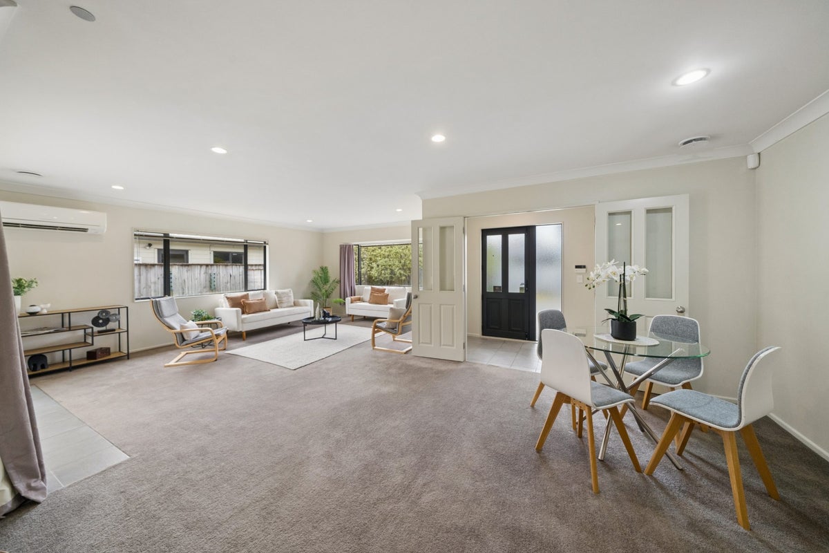 16 Talbot Grove, Trentham, Upper Hutt - Carousel 2