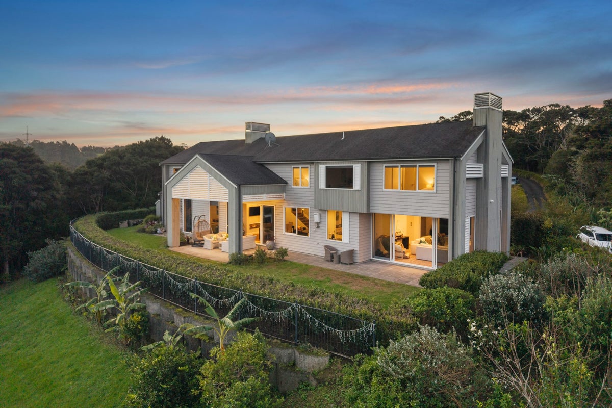 20 Stevensons Crescent, Albany Heights, Rodney, Auckland - Carousel 1