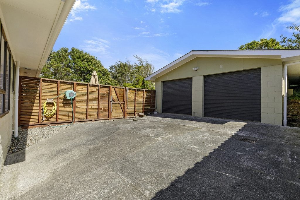 227 Major Drive, Kelson, Lower Hutt - Carousel 21