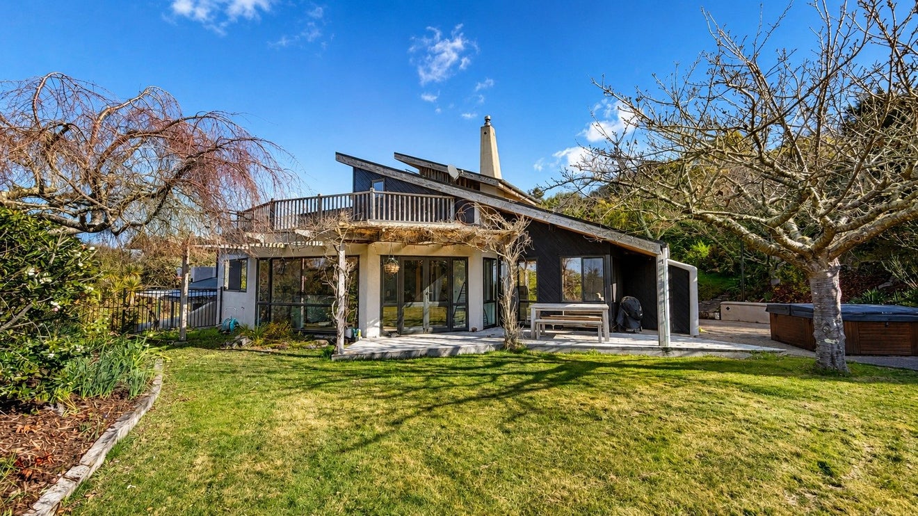 199 Westdale Road, Redwood Valley - Carousel 1