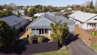 32 Webb Place, Papamoa Beach, Papamoa - Carousel 1