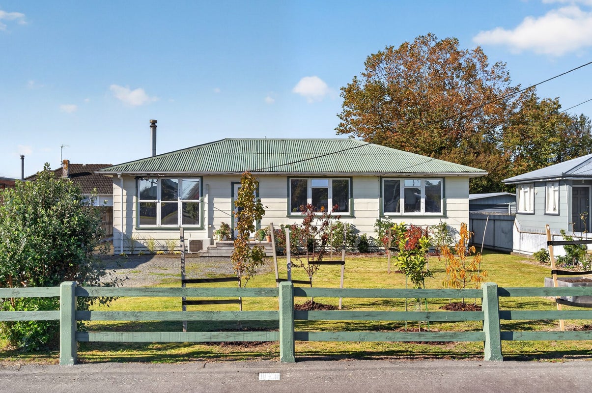 21 Solway Street, Solway, Masterton - Carousel 1