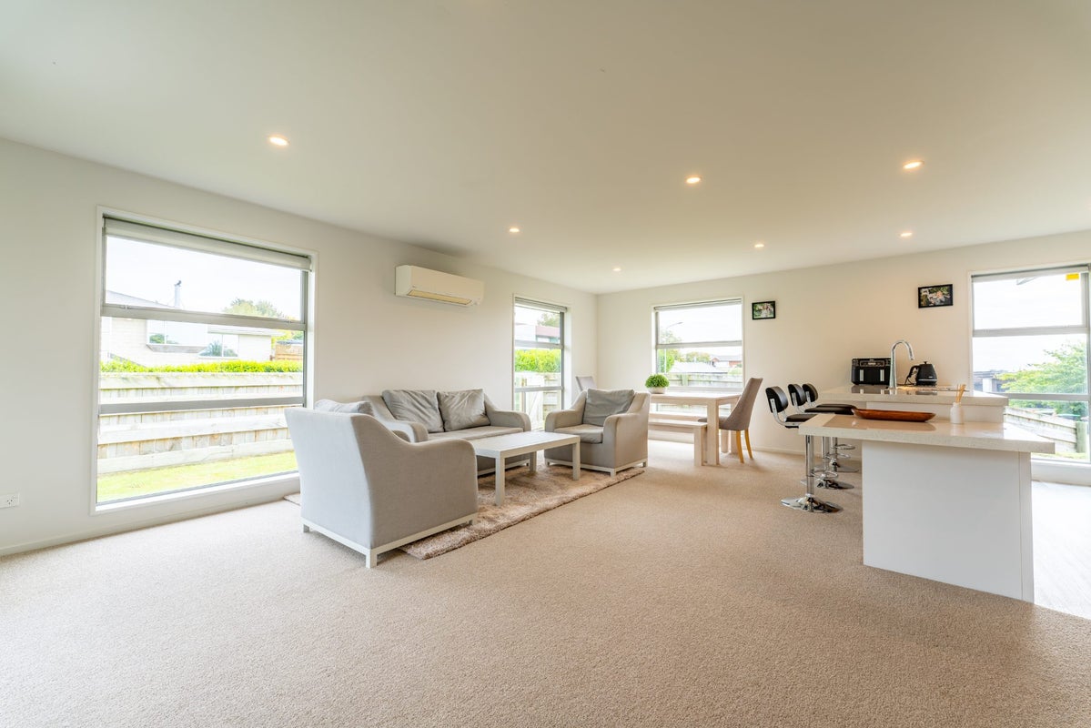 2 Grosvenor Grange, Gleniti, Timaru - Carousel 2